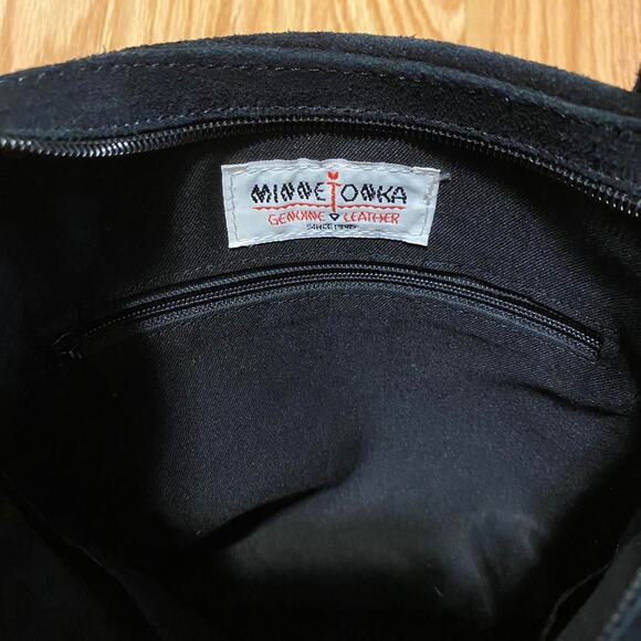 Minnetonka shoulder bag black fringe - Picture 5 of 6